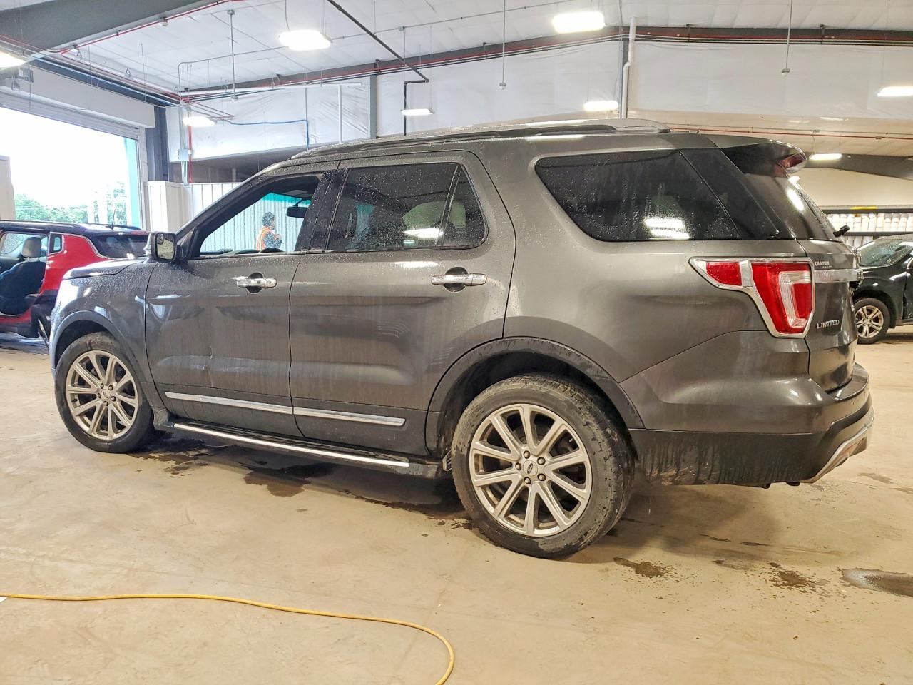 2017 Ford Explorer Limited - Image 2