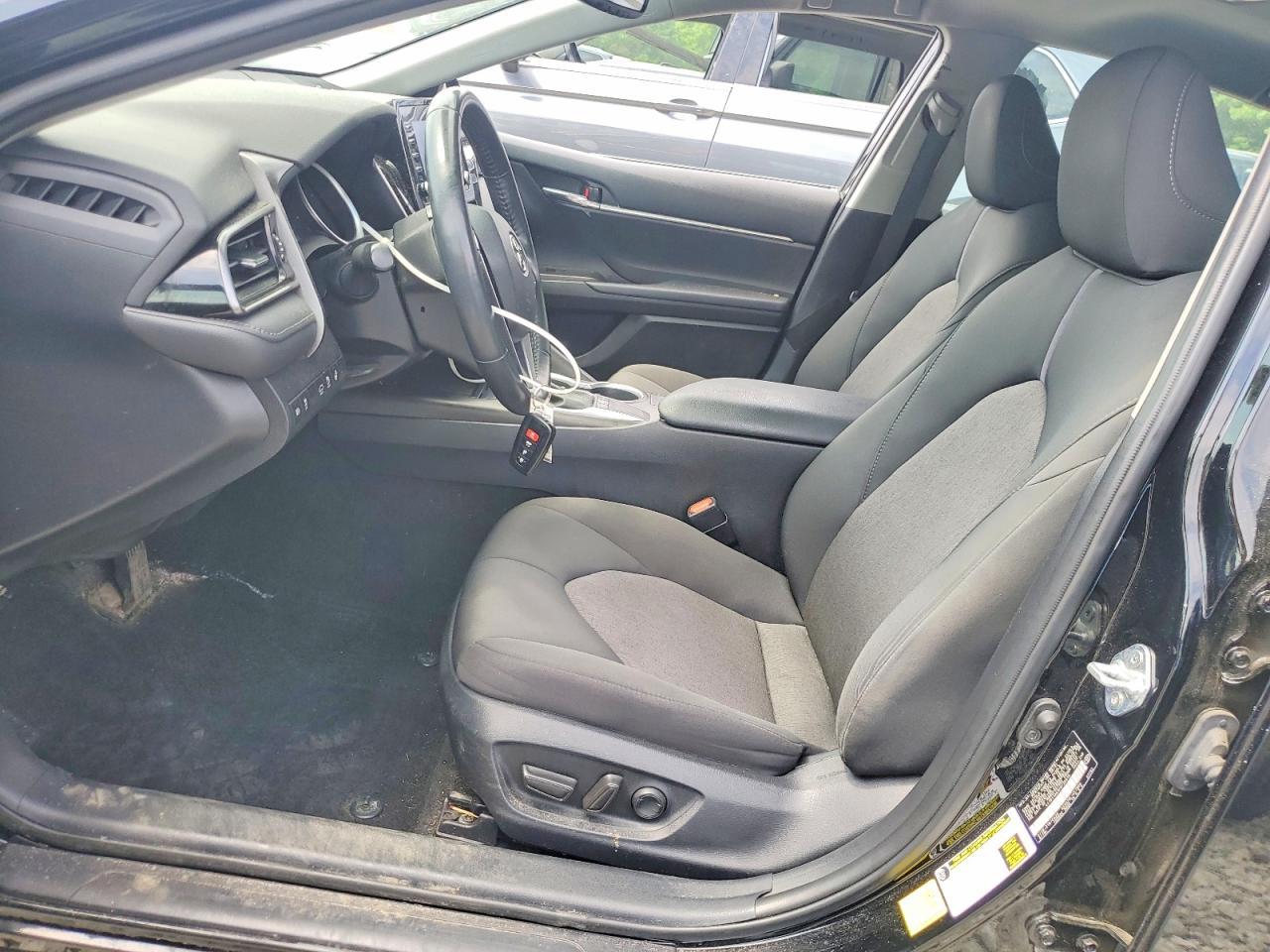 2023 Toyota Camry Le - Image 7