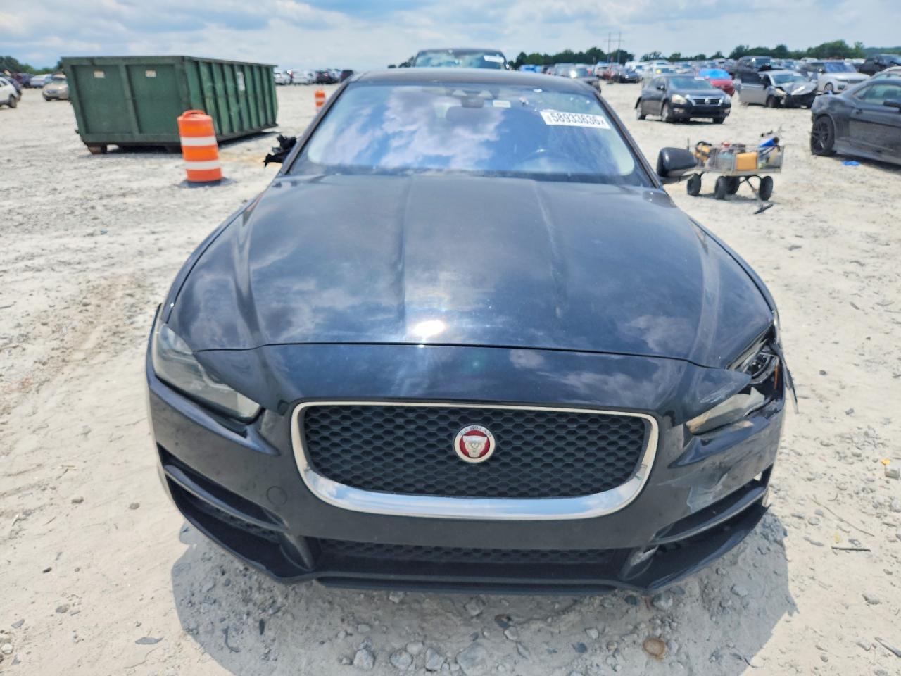 2018 Jaguar Xe Premium - Image 5