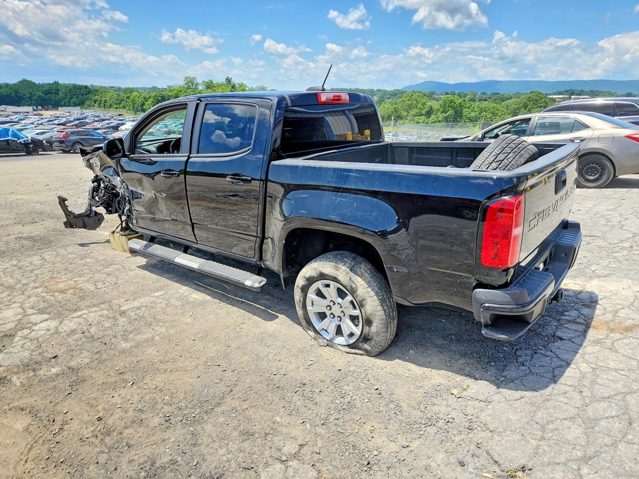 2021 Chevrolet Colorado Lt - Фото 2