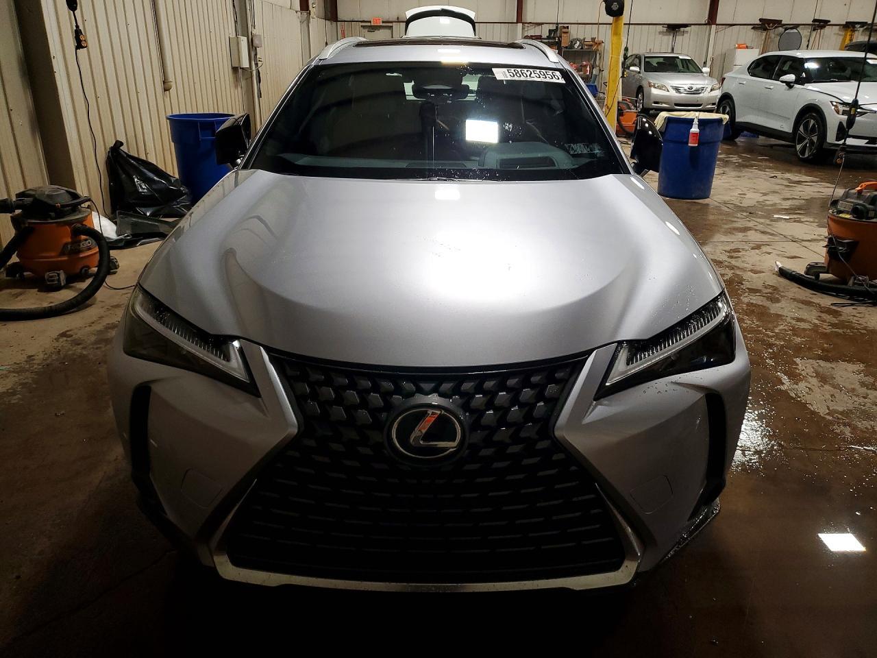 2026 Lexus Ux 300H Premium - Image 5