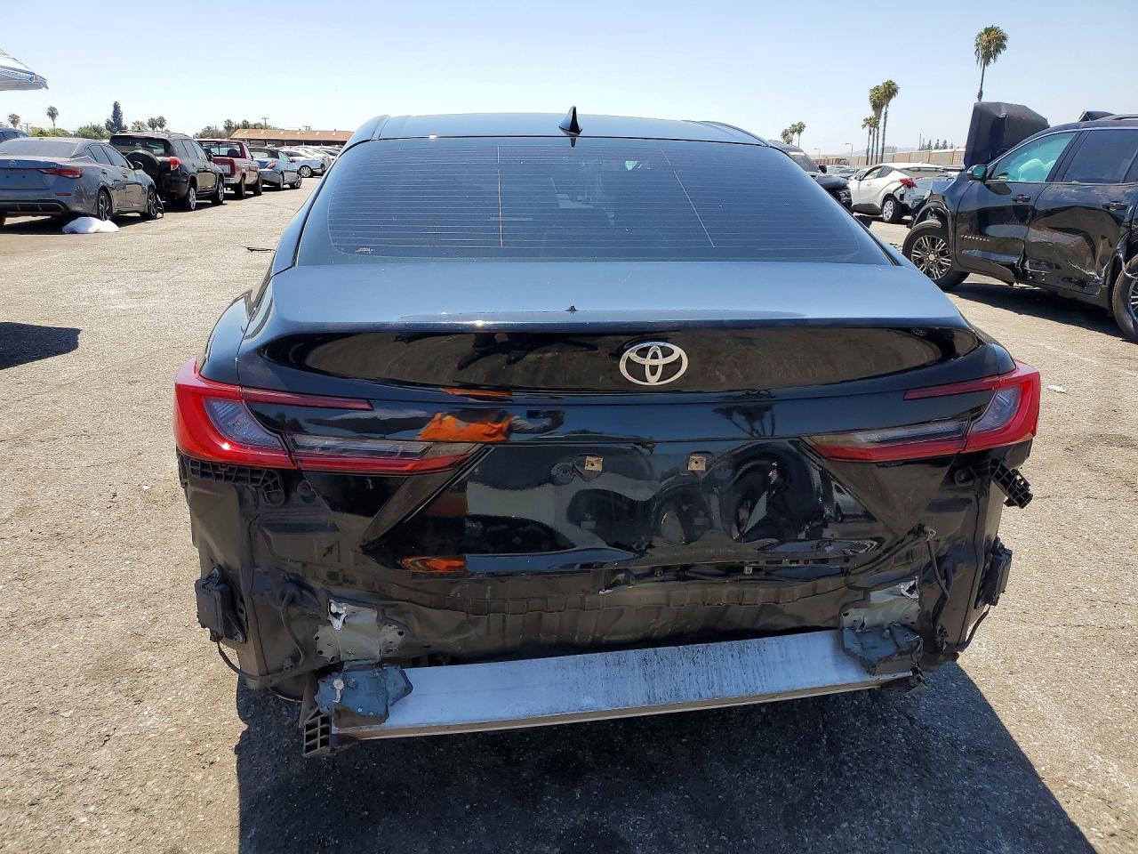 2025 Toyota Camry Xle - Image 6