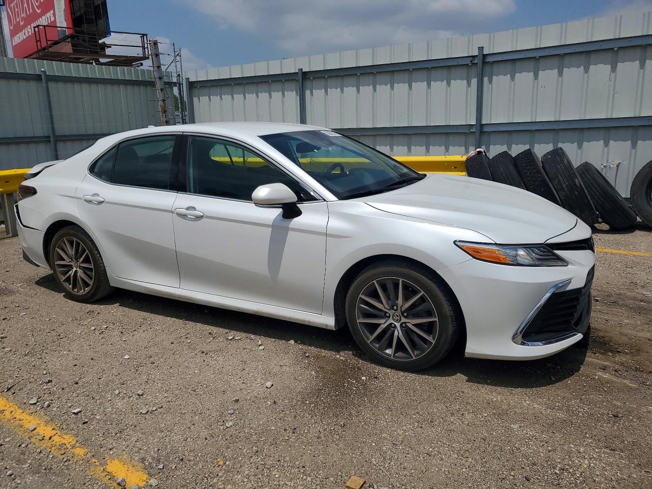 2021 Toyota Camry Xle - Image 4