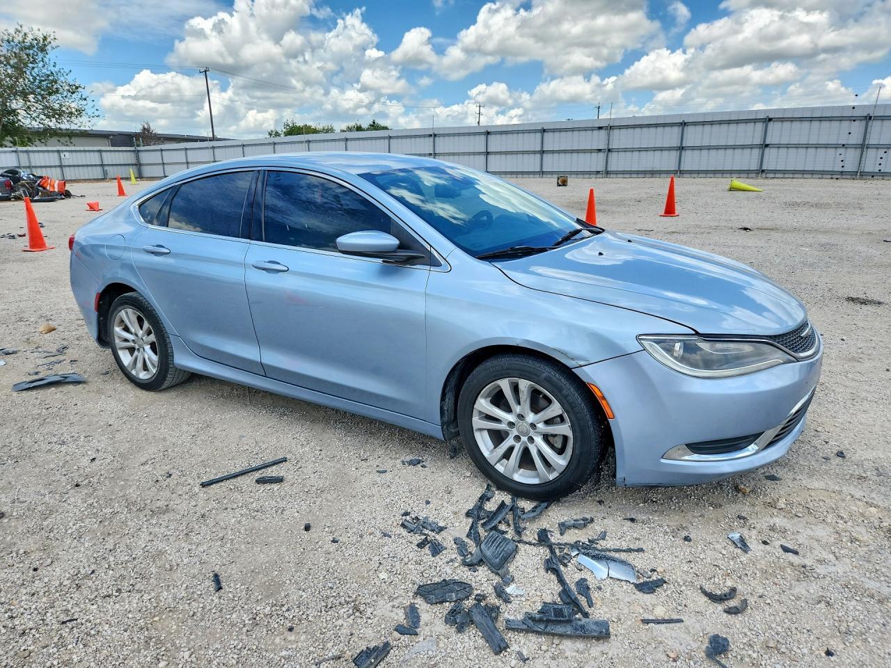 2015 Chrysler 200 Limited - Фото 4