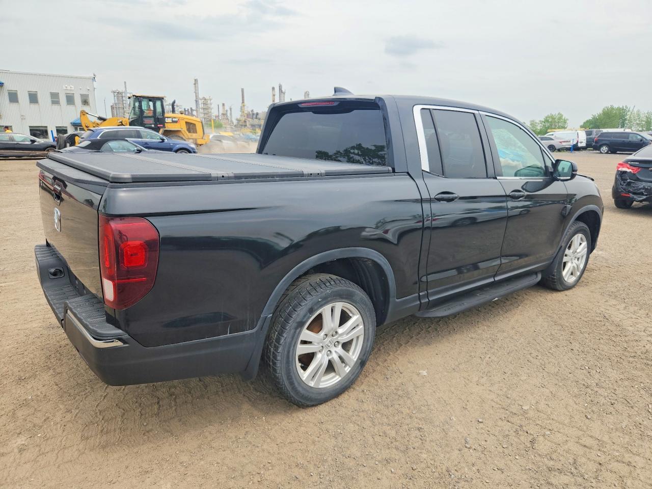 2018 Honda Ridgeline Lx - Image 3