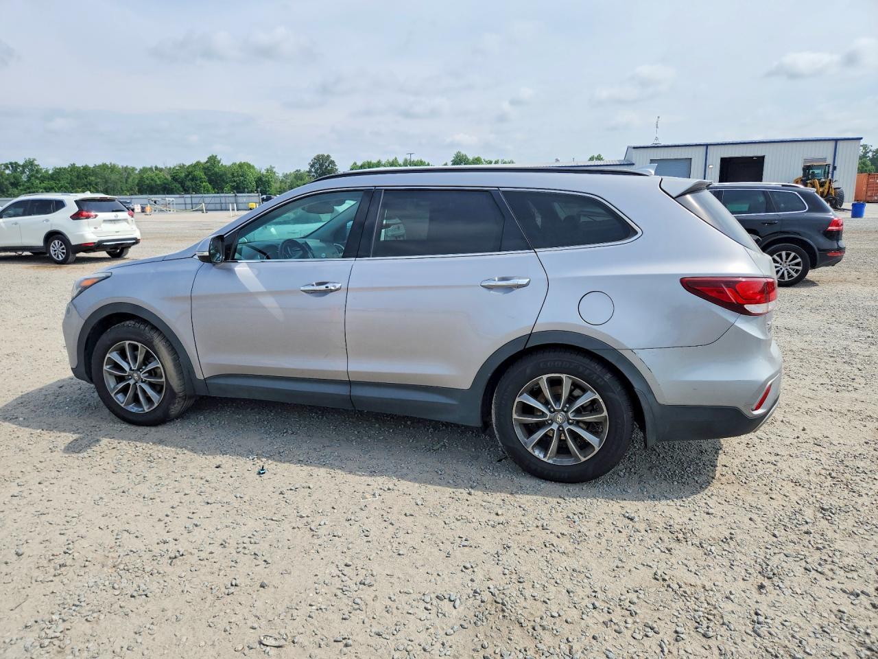 2018 Hyundai Santa Fe Se - Image 2