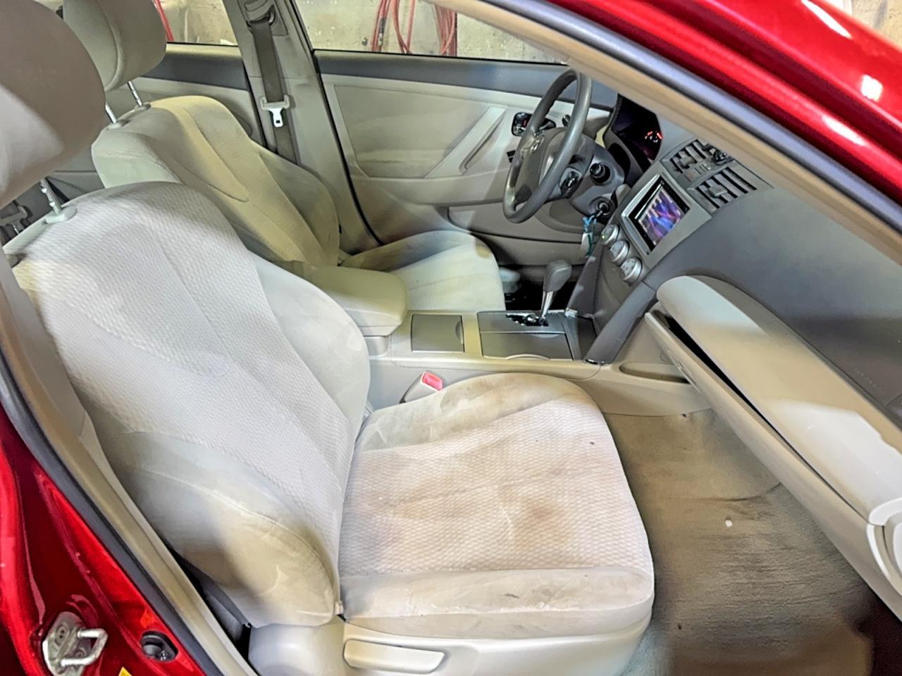 2011 Toyota Camry Le - Фото 5