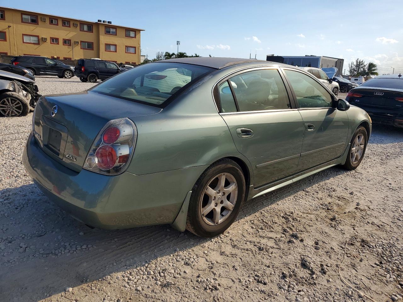 2005 Nissan Altima 2.5 - Фото 3