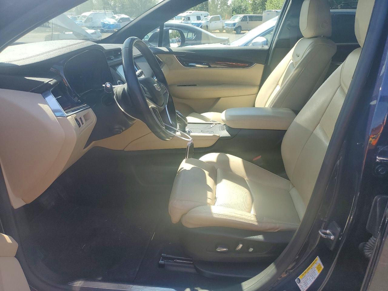 2017 Cadillac Xt5 Luxury - Image 7
