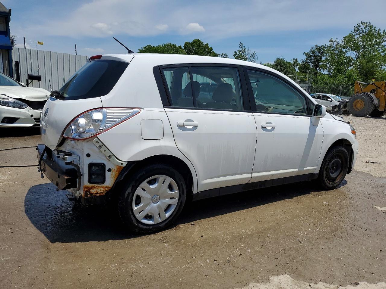 2011 Nissan Versa 1.8 S - Image 3