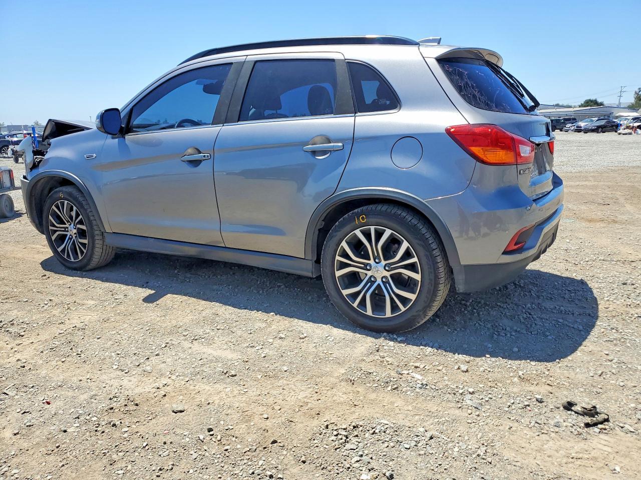 2018 Mitsubishi Outlander Sport Sel - Image 2