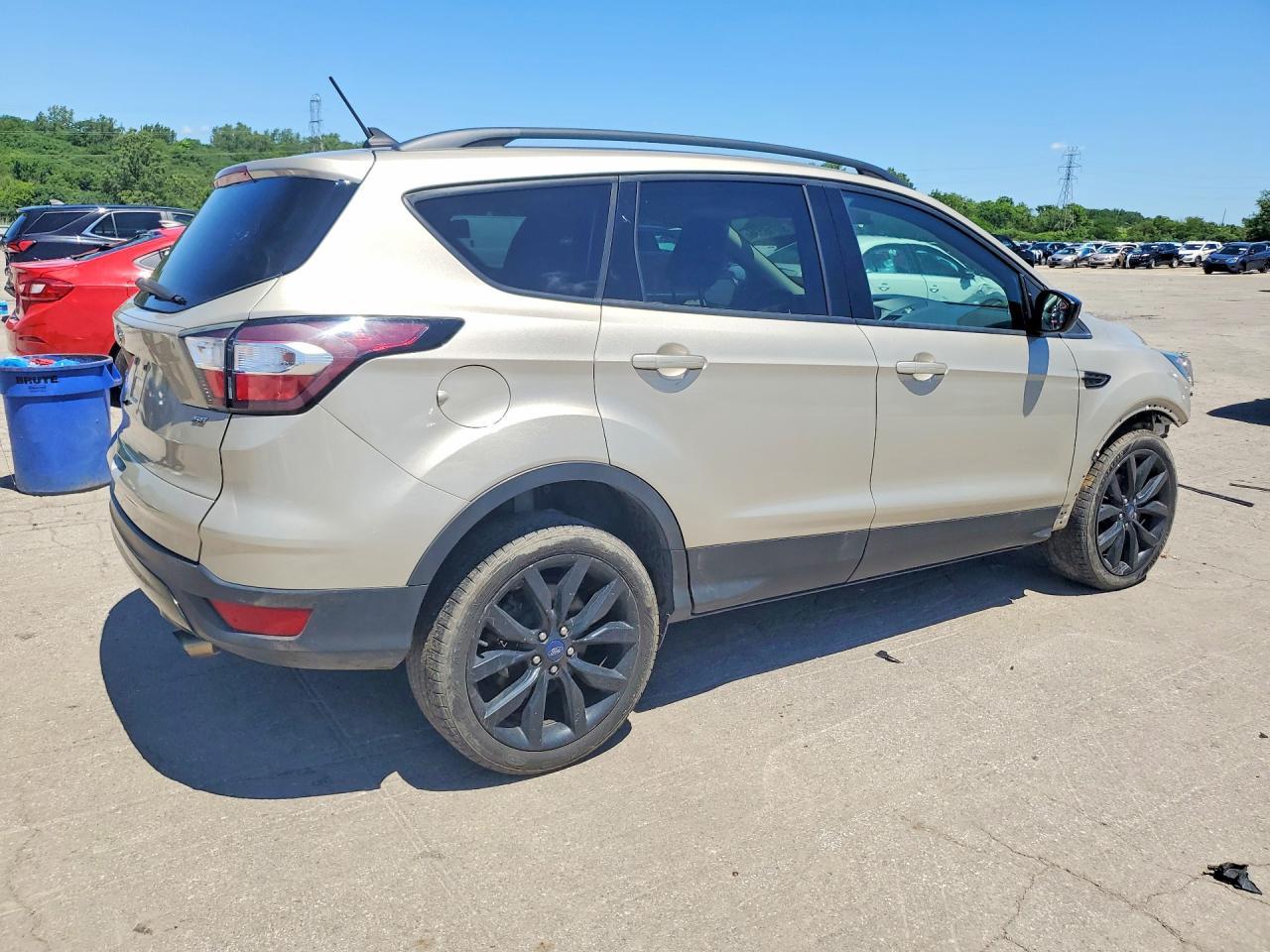 2018 Ford Escape Se - Фото 3