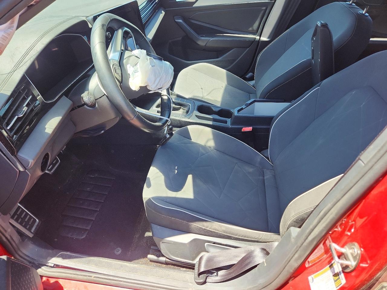 2025 Volkswagen Jetta Sport - Image 7