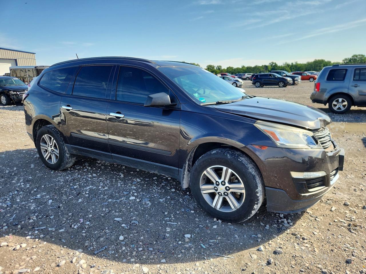 2017 Chevrolet Traverse Ls - Фото 3