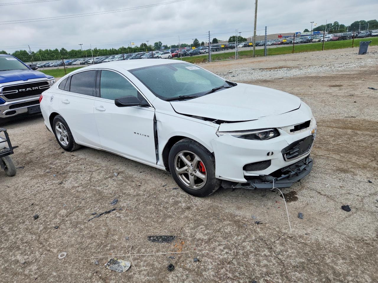 2017 Chevrolet Malibu Ls - Фото 4