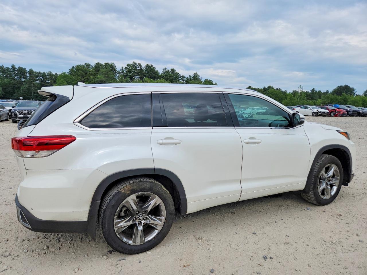 2017 Toyota Highlander Limited Platinum - Фото 3