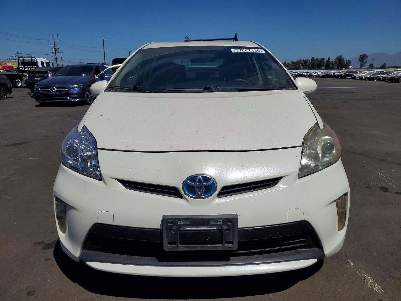 2015 Toyota Prius I - Image 5