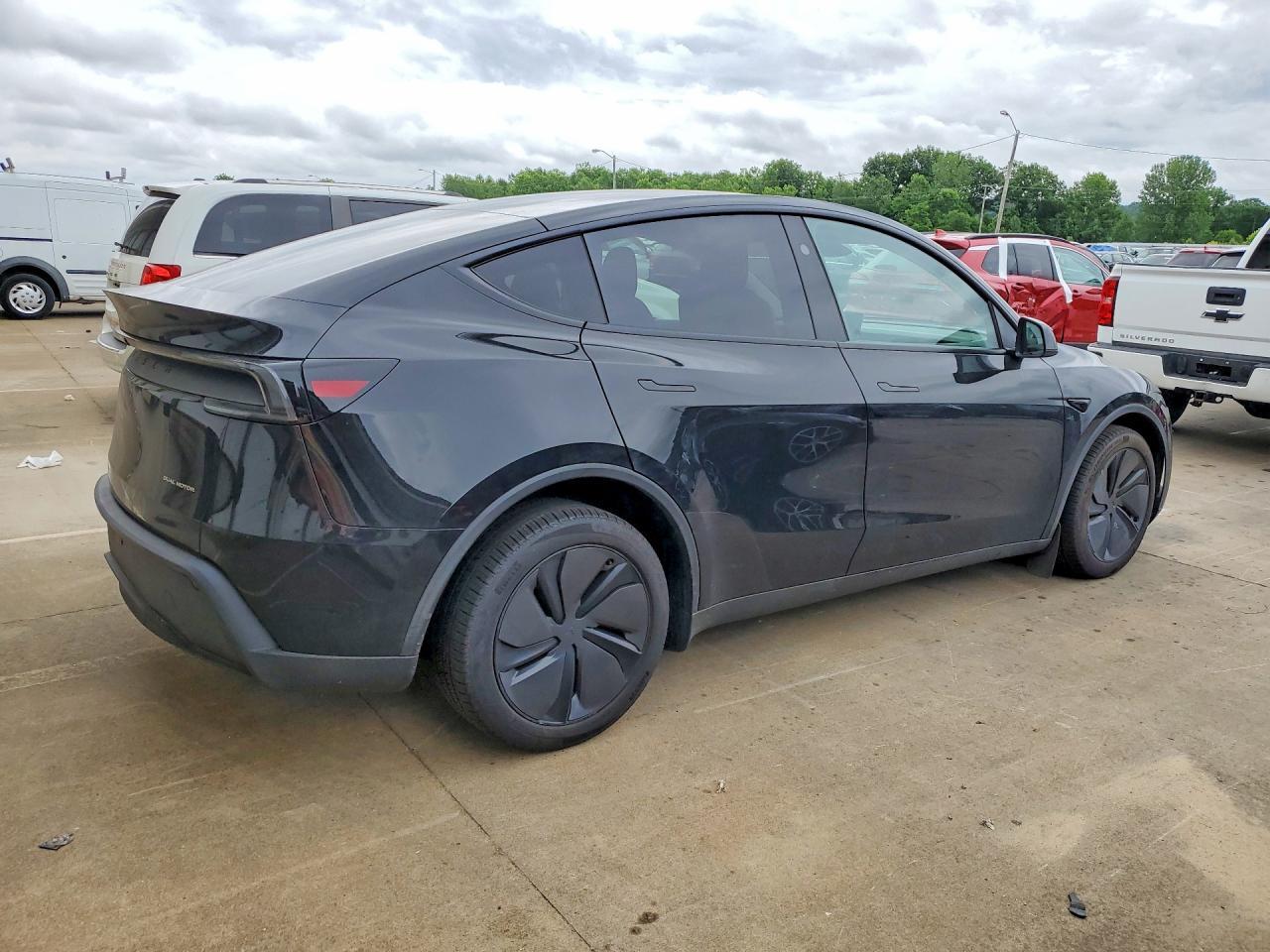 2026 Tesla Model Y - Image 3