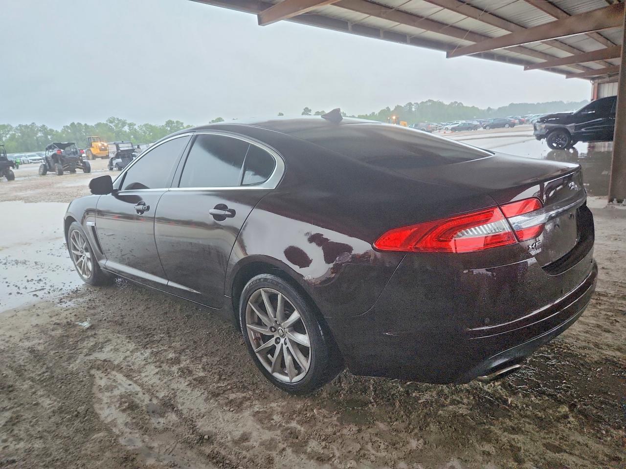 2013 Jaguar Xf - Image 2