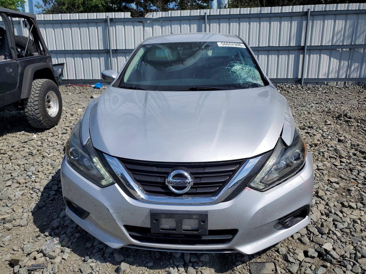 2017 Nissan Altima 2.5 Sr - Image 5