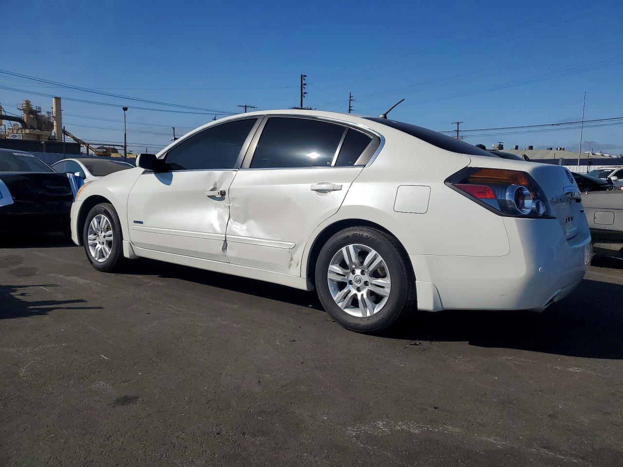 2010 Nissan Altima Hybrid - Фото 2