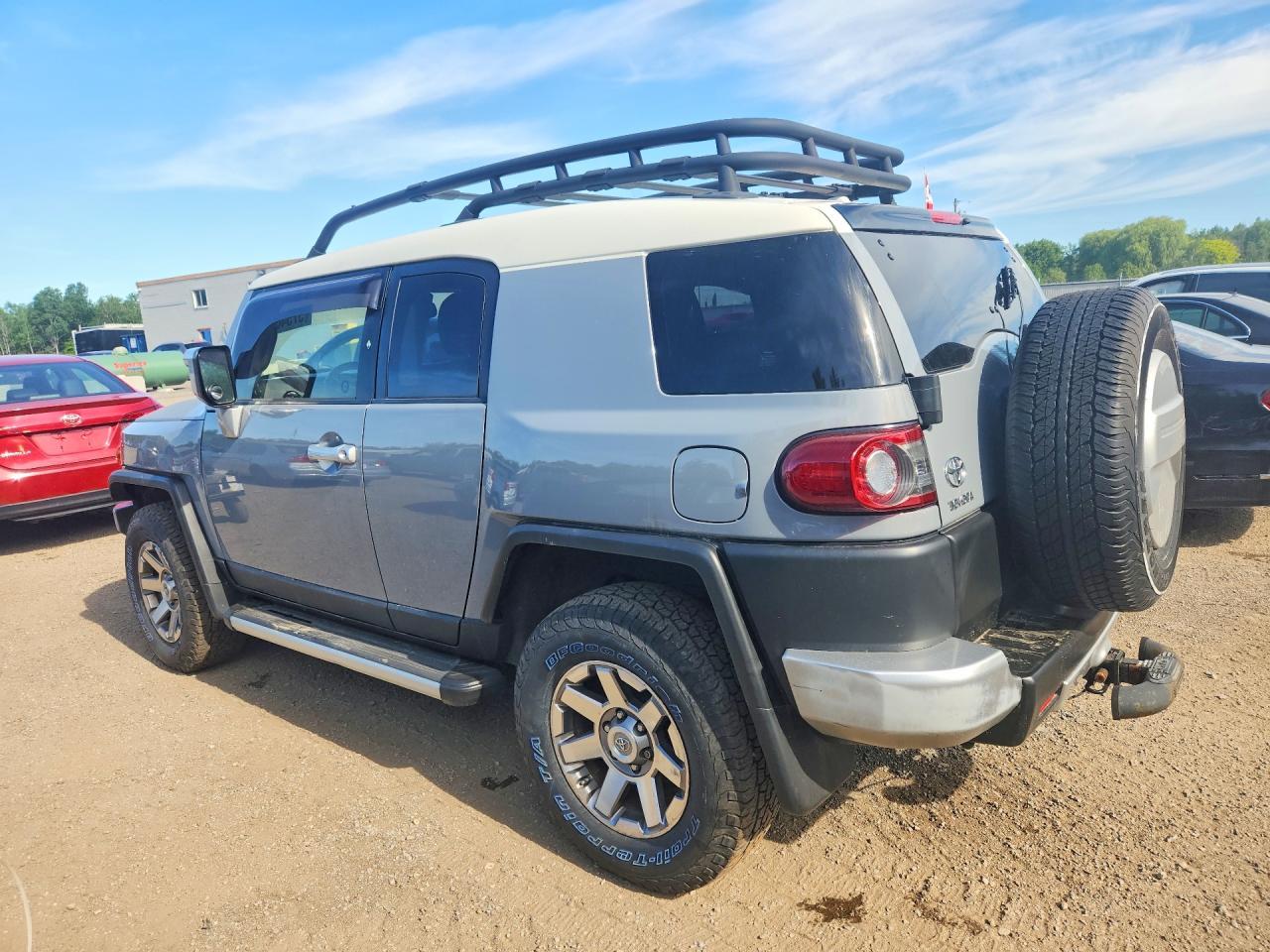 2014 Toyota Fj Cruiser Base - Image 2