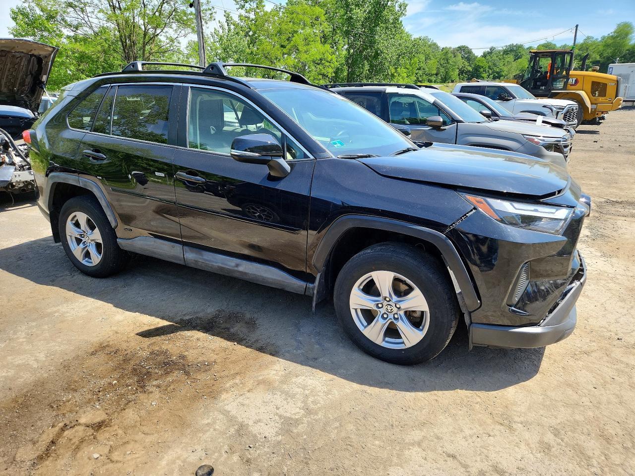 2024 Toyota Rav4 Hybrid Xle - Image 4
