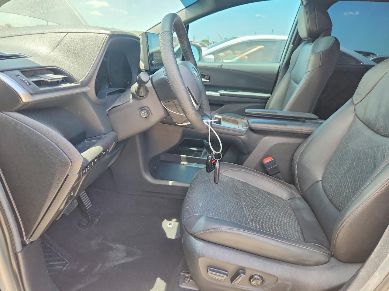 2025 Toyota Sienna Platinum 7-Passenger - Фото 7