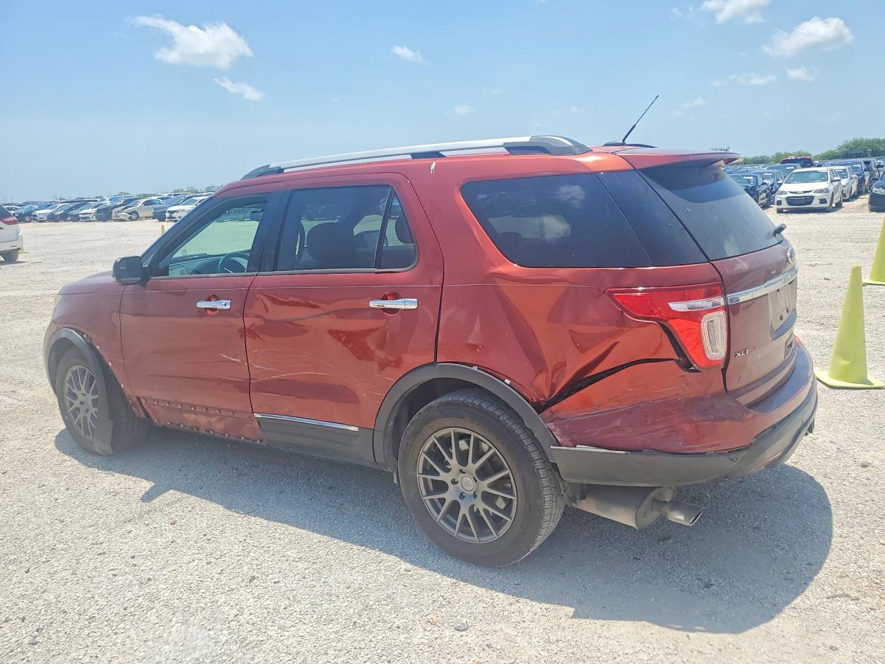 2014 Ford Explorer Xlt - Image 2