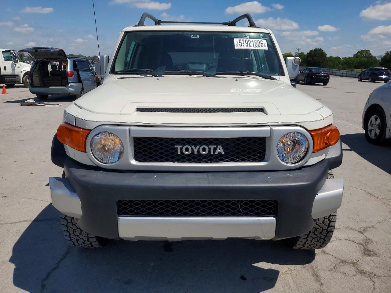 2010 Toyota Fj Cruiser Base - Image 5