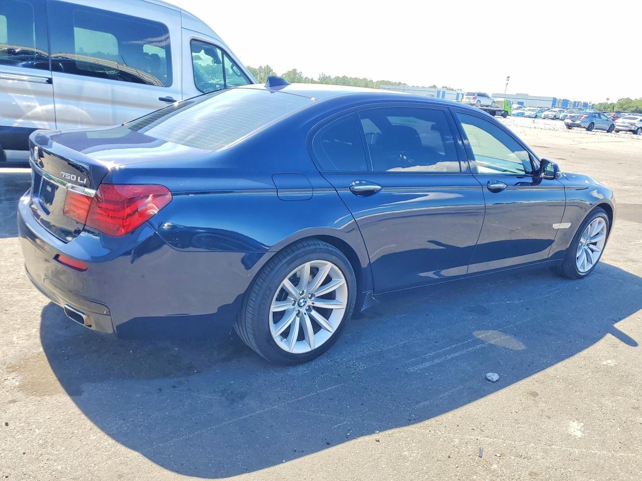 2014 BMW 750 Lxi - Фото 3