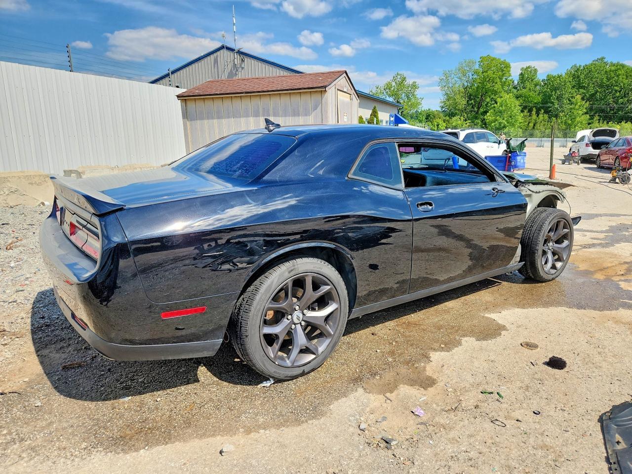 2018 Dodge Challenger R - Image 3