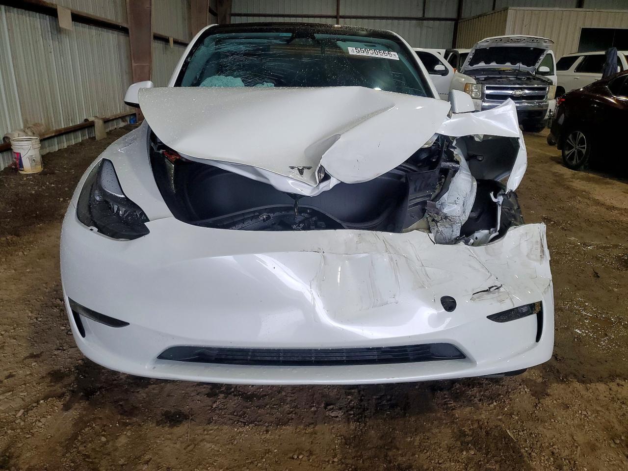 2024 Tesla Model Y - Image 5