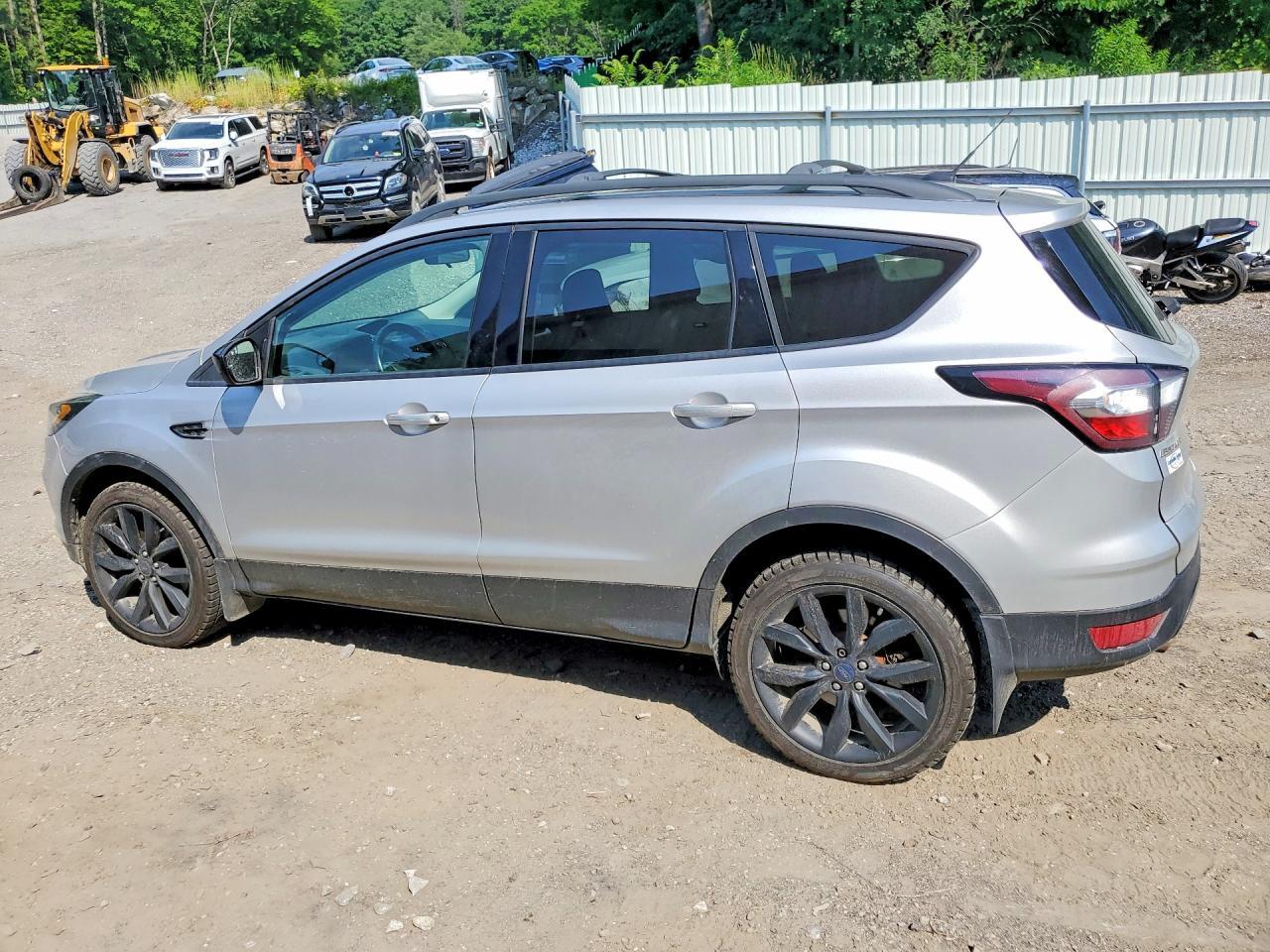 2018 Ford Escape Se - Фото 2