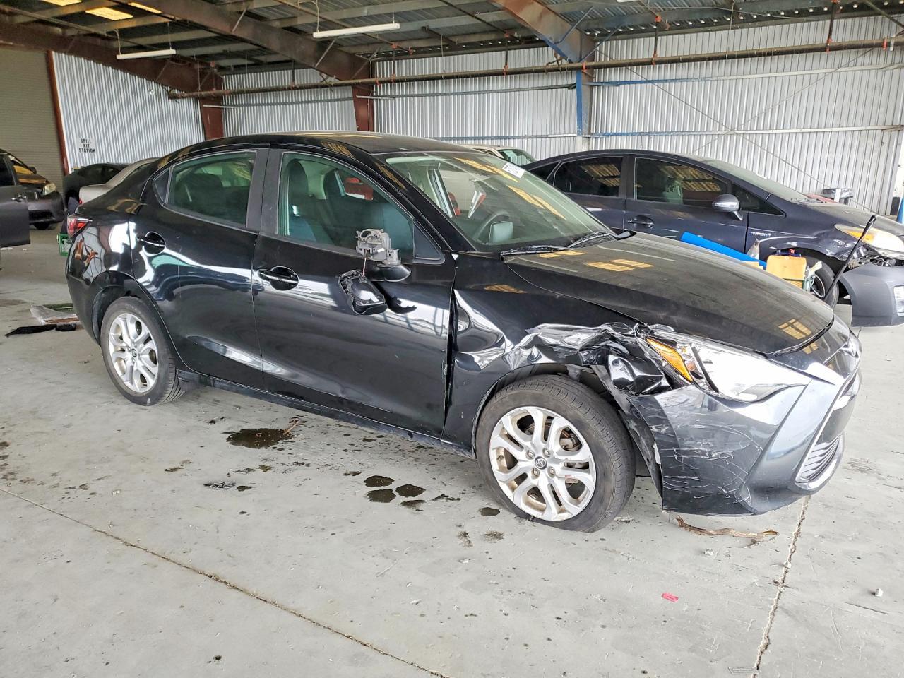 2017 Toyota Yaris Ia Base - Фото 4
