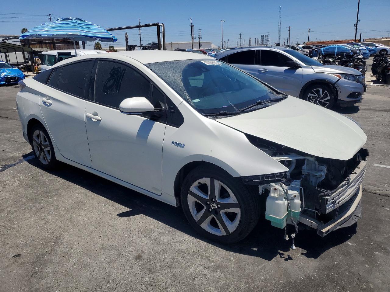 2016 Toyota Prius Four Touring - Image 4
