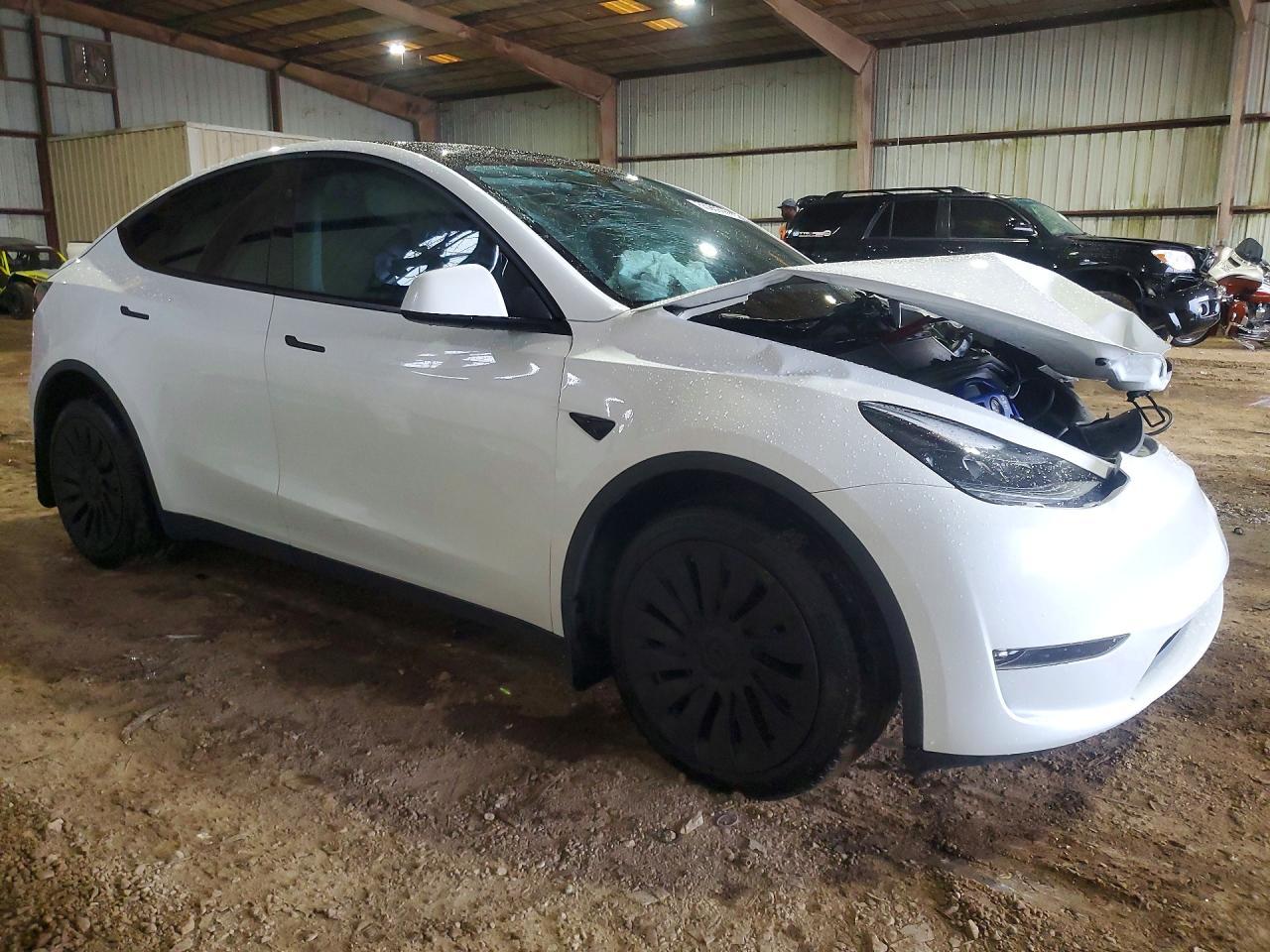 2024 Tesla Model Y - Image 4