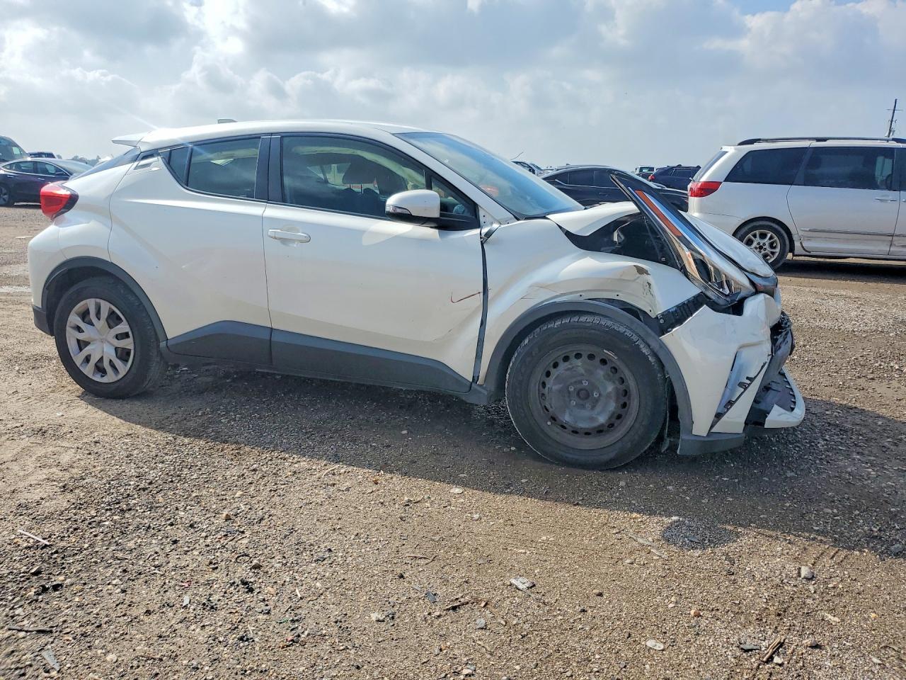 2021 Toyota C-Hr Le - Фото 4