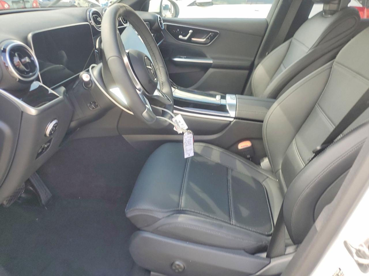 2026 Mercedes-Benz Glc 300 - Image 7