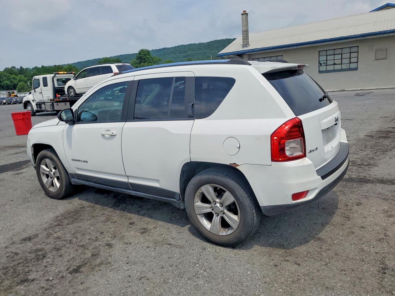2013 Jeep Compass Sport - Фото 2