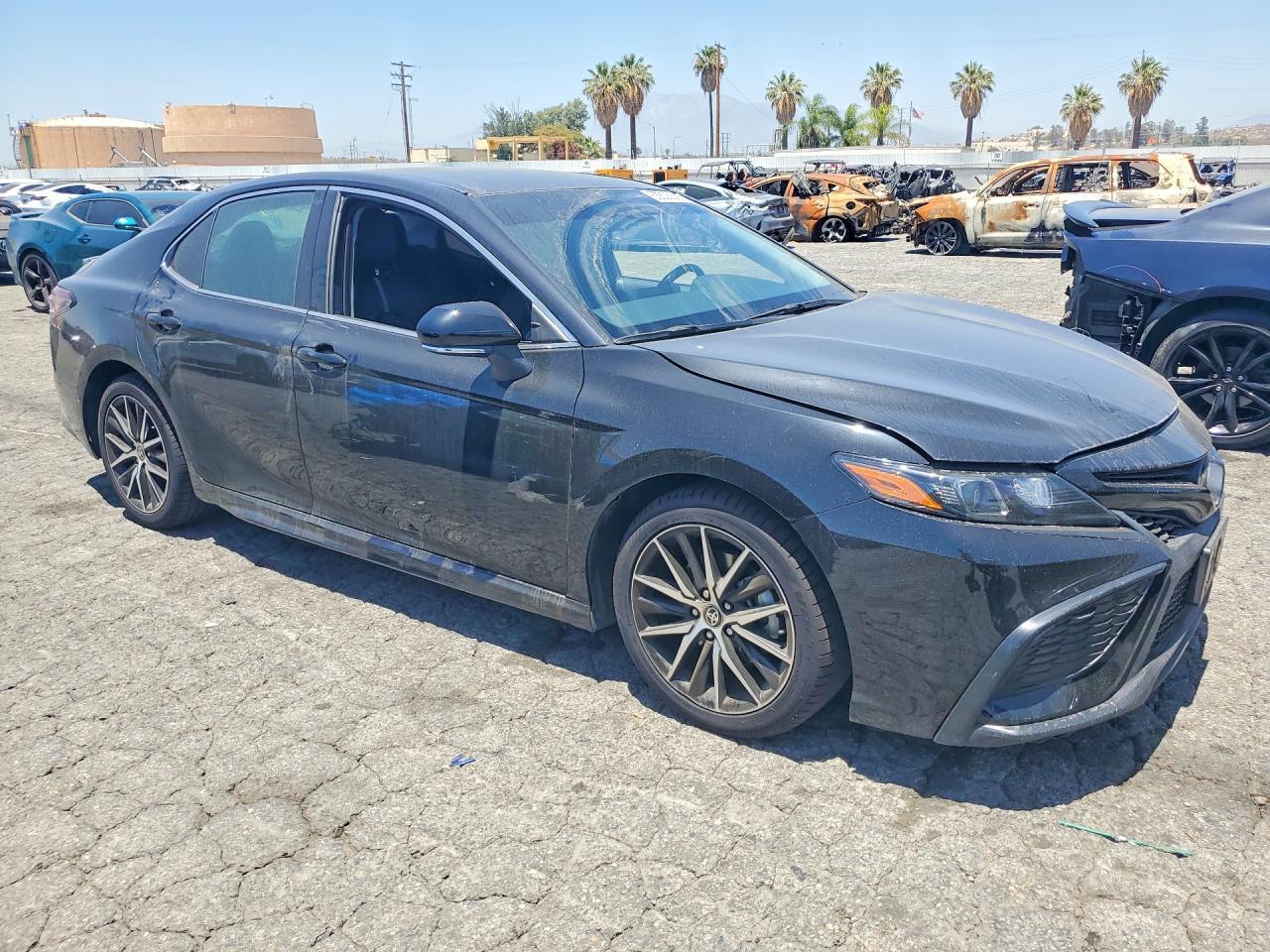 2023 Toyota Camry Se - Image 4