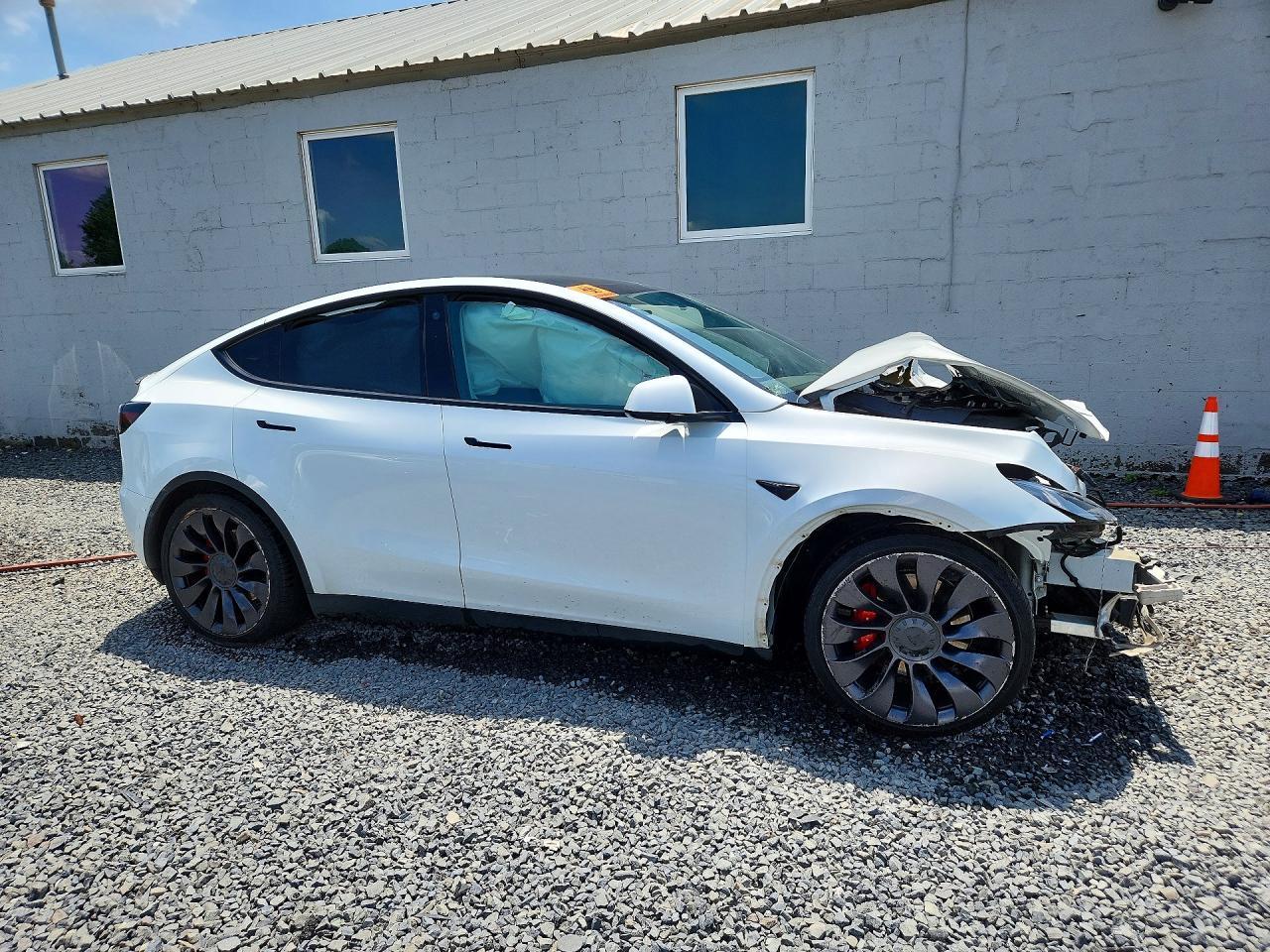 2022 Tesla Model Y - Фото 4