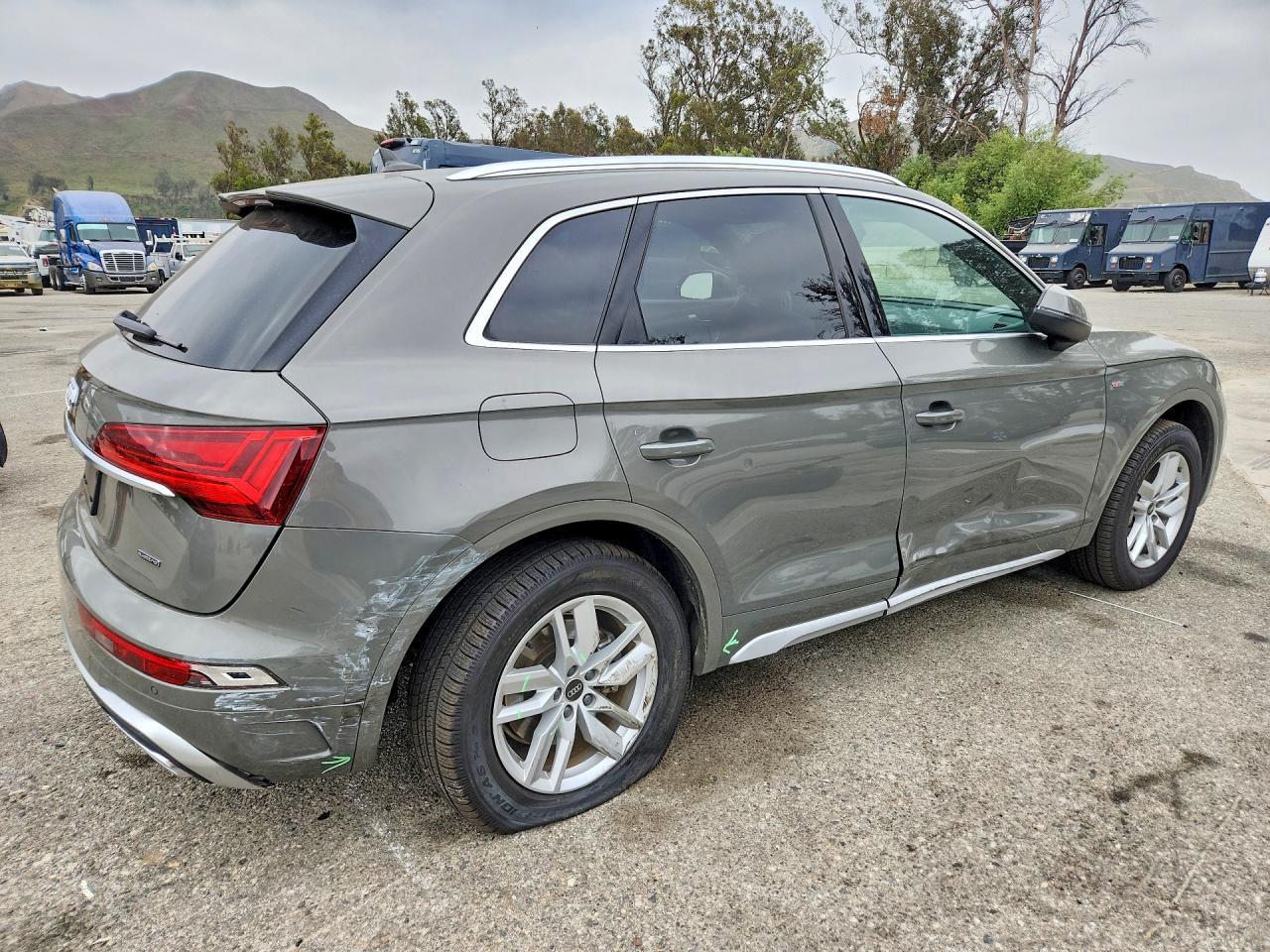 2023 Audi Q5 Premium 45 - Фото 3