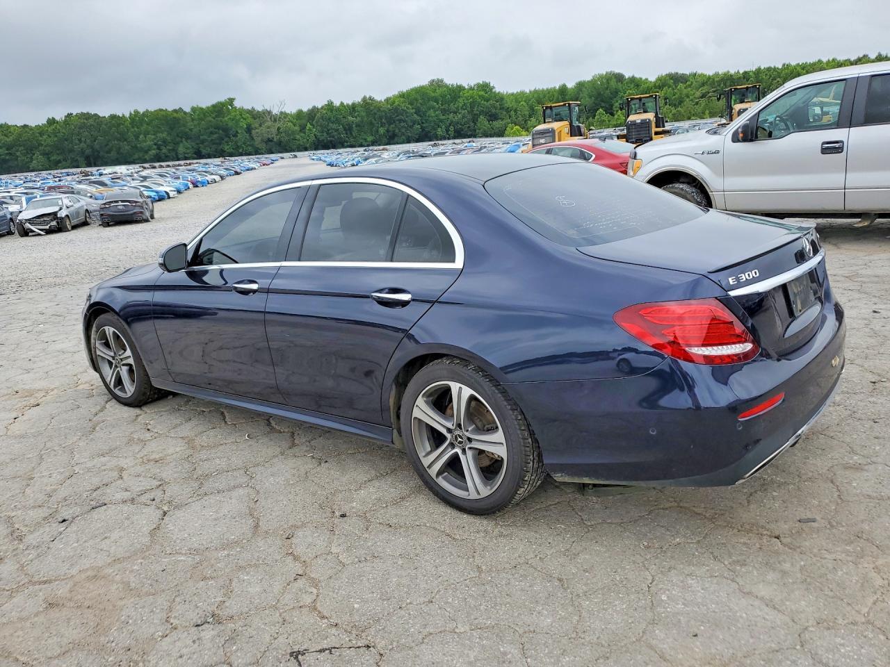 2018 Mercedes-Benz E 300 4Matic - Фото 2
