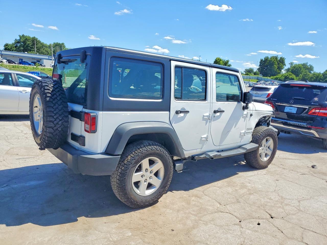 2016 Jeep Wrangler Unlimited Sport - Image 3