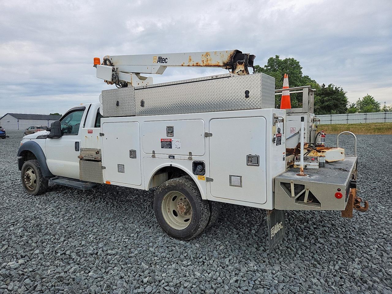 2015 Ford F450 Super Duty - Image 2