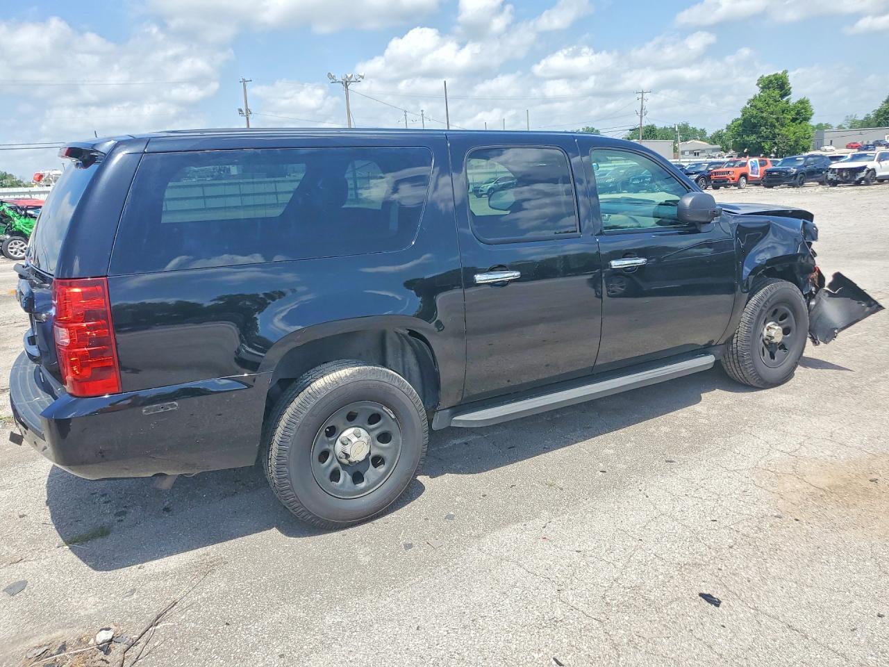 2011 Chevrolet Suburban - Image 3