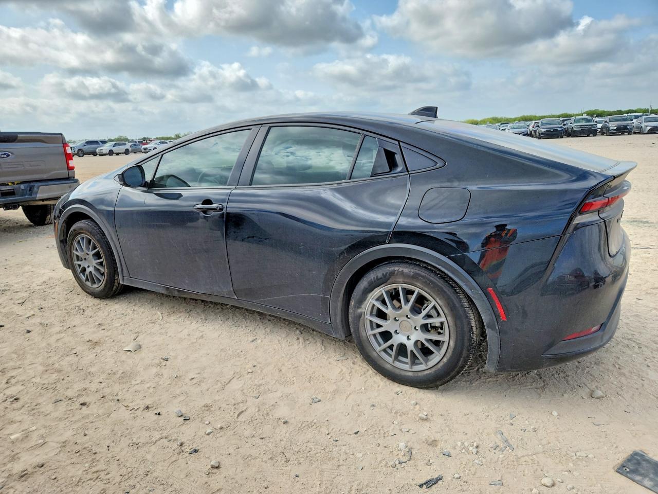 2023 Toyota Prius Le - Фото 2