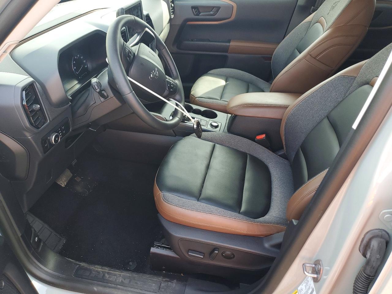 2024 Ford Bronco Sport Outer Banks - Image 7