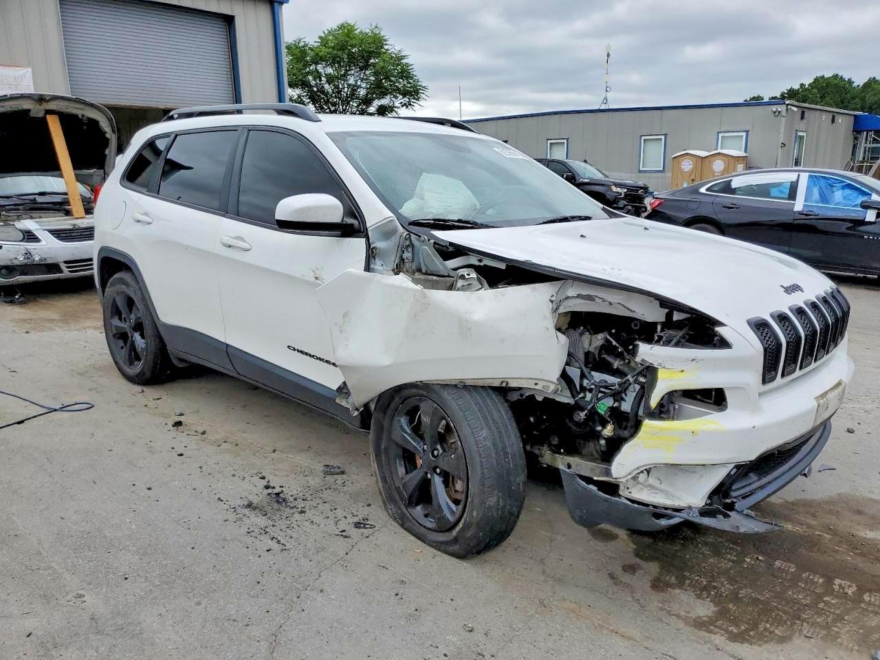 2015 Jeep Cherokee Latitude - Фото 4
